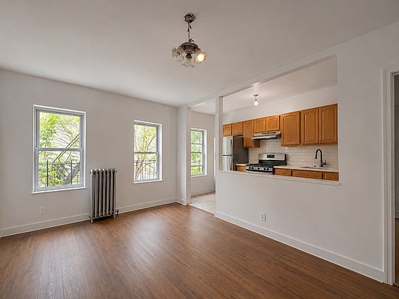 4th image of 67A Lewis Ave #4