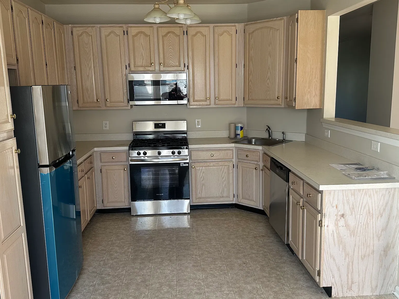 3 bed, 2.5 bath, $3,500 — Photo 2