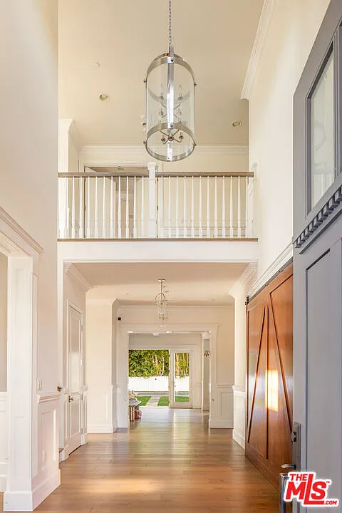 5 bed, 5.5 bath, 4995 sqft, $19,000 — Photo 4