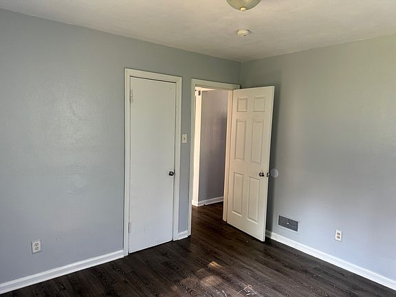 4th image of 5524 Apricot Ave