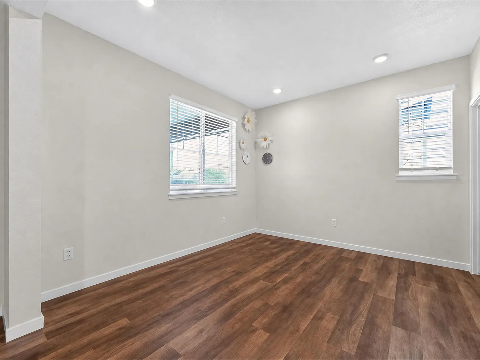 4 bed, 3903 sqft, $3,500 — Photo 3