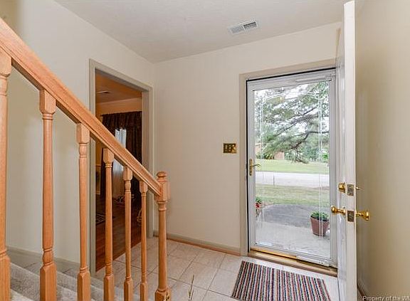 3rd image of 120 Linda Dr