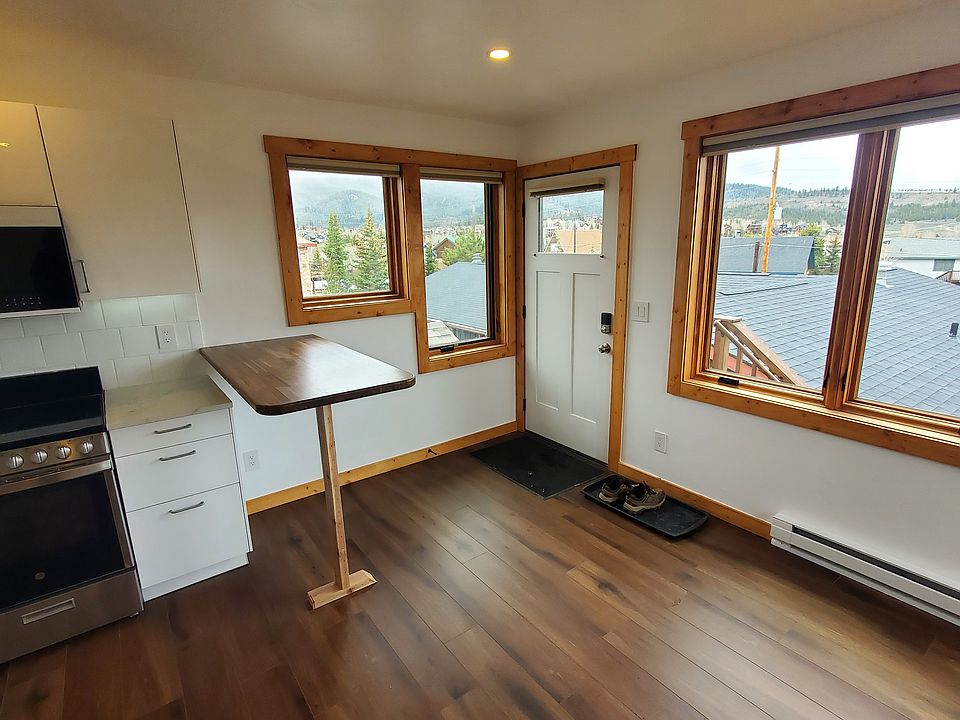 Quick note: breakfast bar leg is temporary, will be replaced before move in