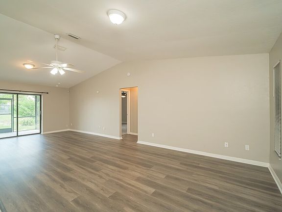 4th image of 1329 SE 12th St