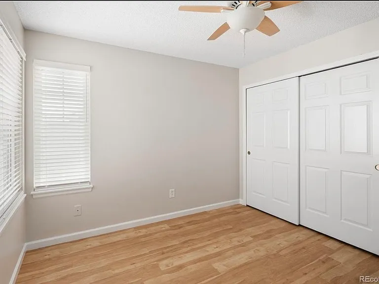 2060 E Phillips Ln — Photo 11