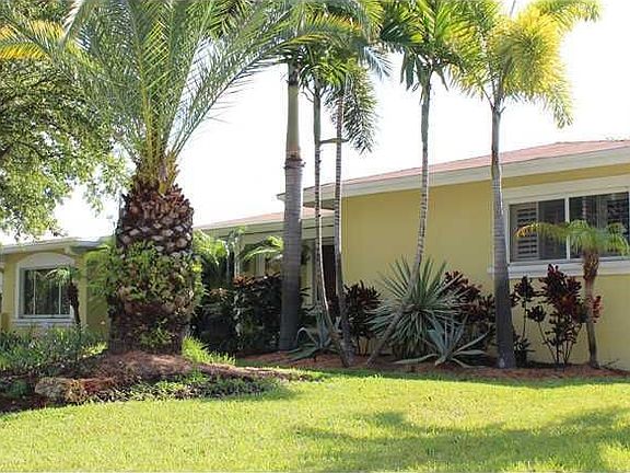 5th image of 2912 NW 5th Ave