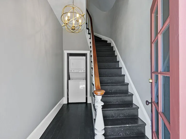 547 Randolph Street — Photo 5