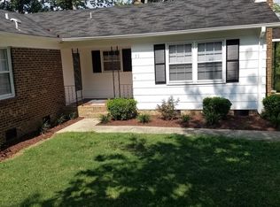 11 Lakepoint Ct, Greensboro, NC 27406