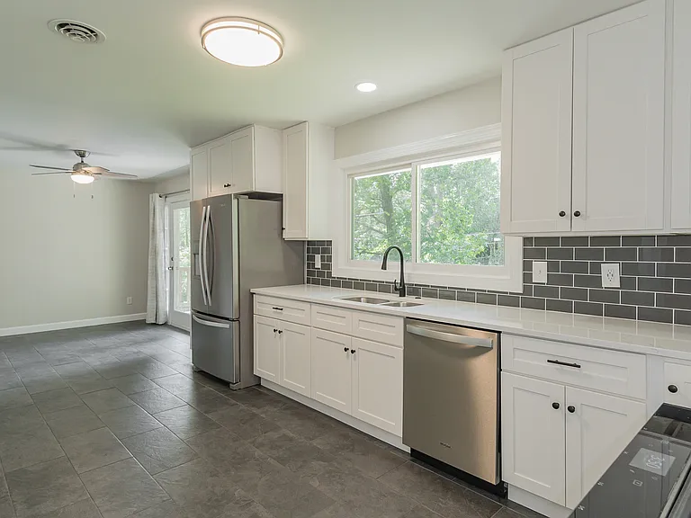 2624 Southview Pl — Photo 4
