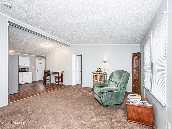 5th image of 8708 Maple Ave