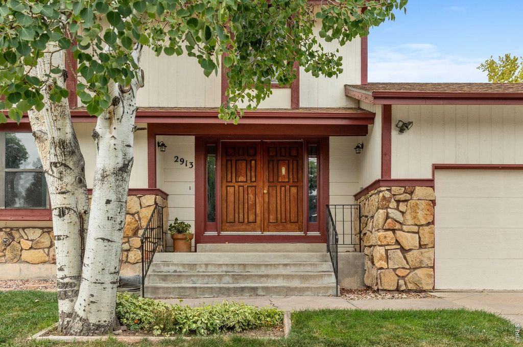 2913 Eindborough Dr