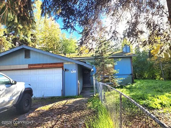 4619 Stanford Dr, Fairbanks, AK 99709
