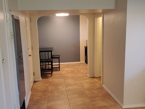 3rd image of 2614 1/2 E 10th St #1003