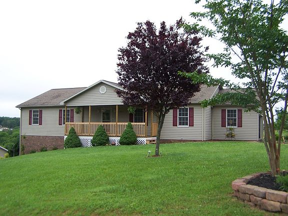 2nd image of 310 Fox Run Dr