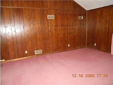 3rd image of 2078 SE Beechwood Dr