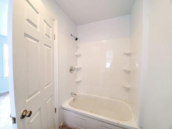 4th image of 407 S 8th St APT 1