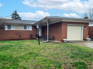 28628 Newport Dr, Warren, MI 48088