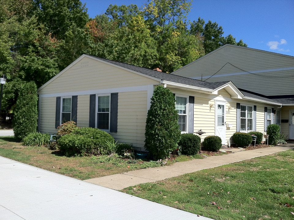 1st image of 8143 Independence Dr APT A