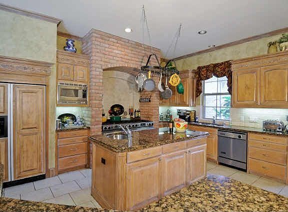 5th image of 1815 Sawmill Dr