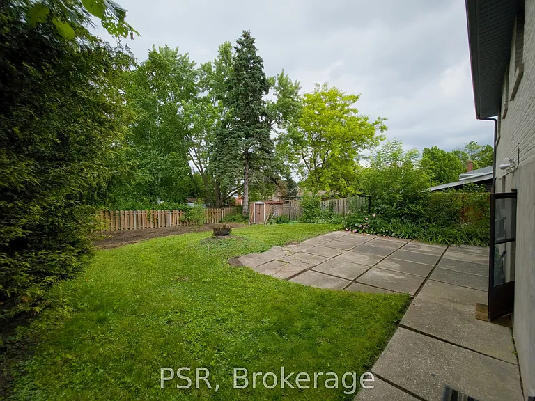 88 Upper Canada Dr — Photo 15