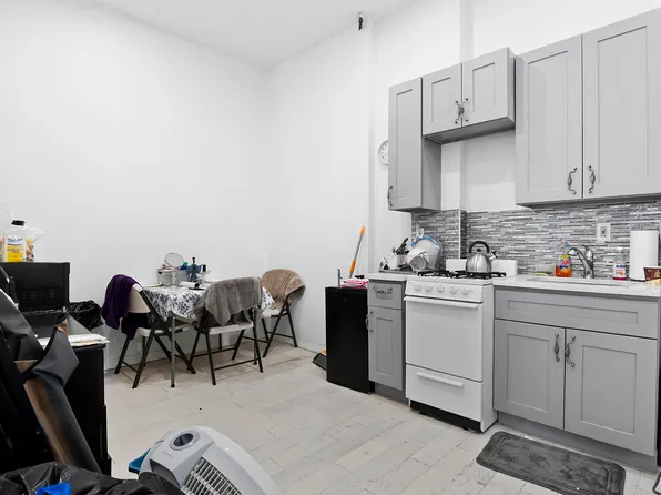 139 Schenectady Avenue image 11 of 12