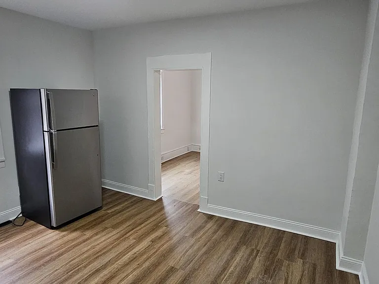 210 W McNeal St — Photo 12