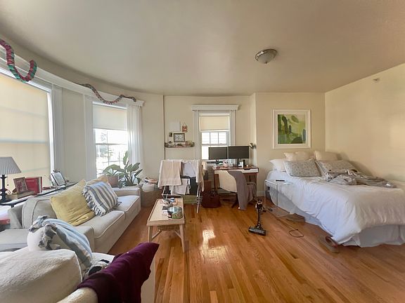 2nd image of 501 E Broadway #10F