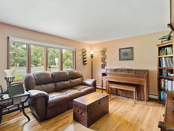 2nd image of 415 Blauvelt Road