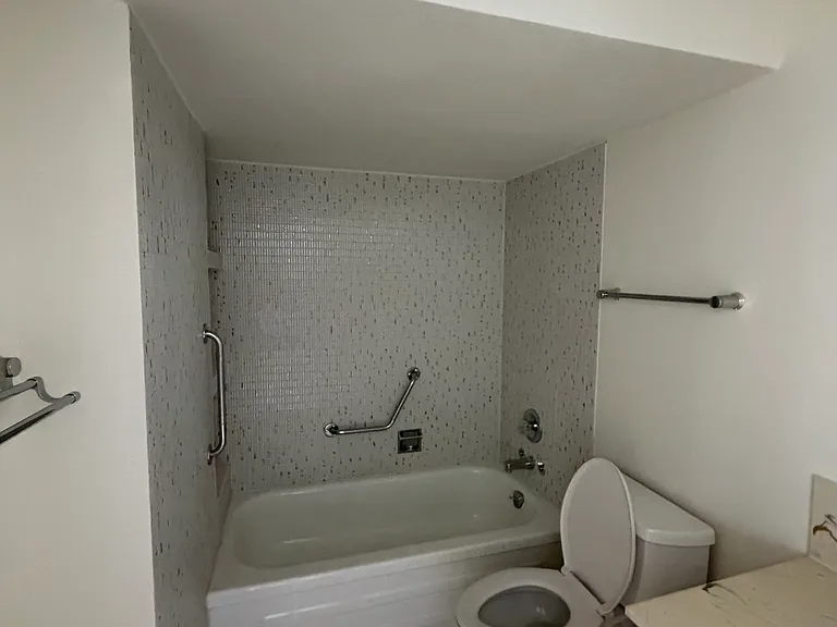 1985 Bellevue Ave #1003 — Photo 10