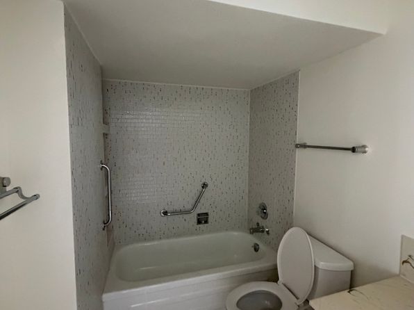 2 bedroom rental in West Vancouver — photo 12