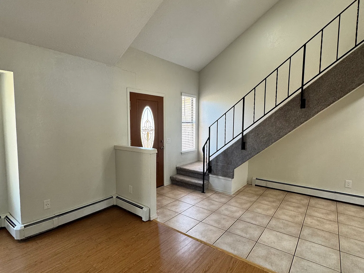 419 1/2 Pleasant Hollow Ct — Photo 2