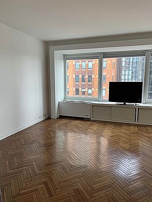 1st image of 150 W 56th St APT 4106