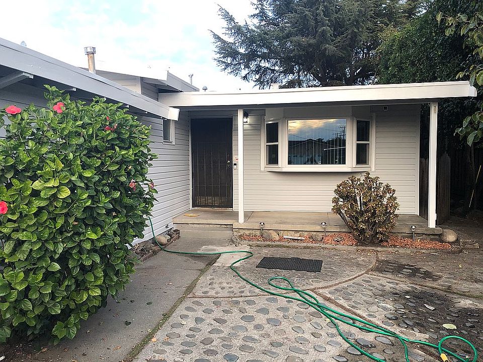 2nd image of 28466 Coleridge Ave