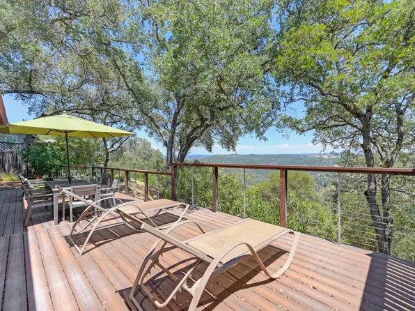 347 Riverview Dr, Auburn, CA 95603