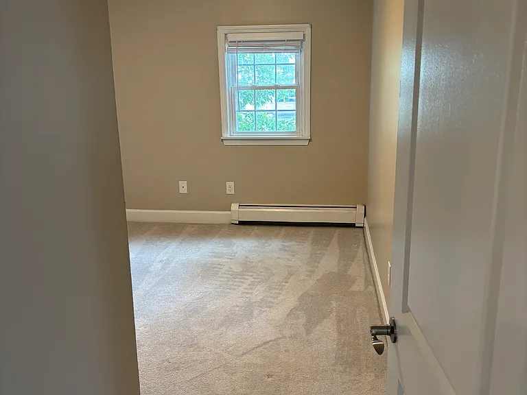 130 Pine St #4 — Photo 4
