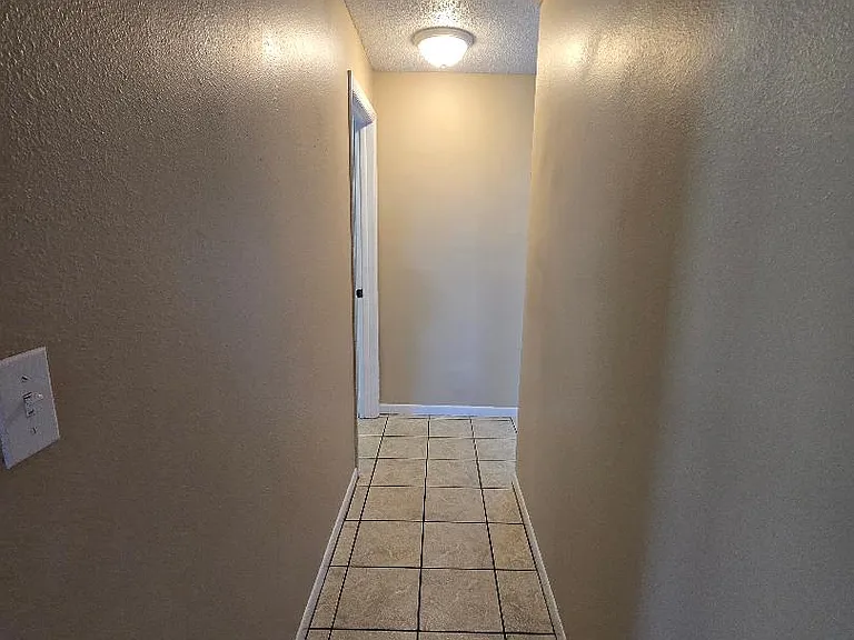 777 Robin Ave — Photo 17