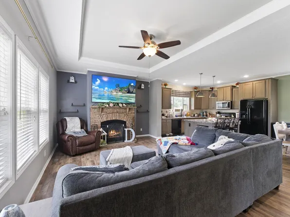 899 Dixon Rd, Coats, NC 27521