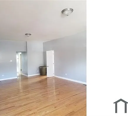 3 bed, 1000 sqft, $1,800 — Photo 1