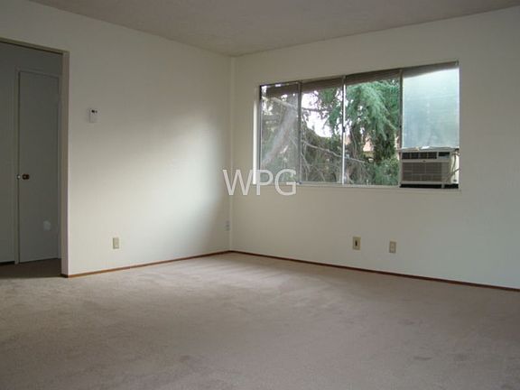 2nd image of 1147 Leigh Ave APT 3