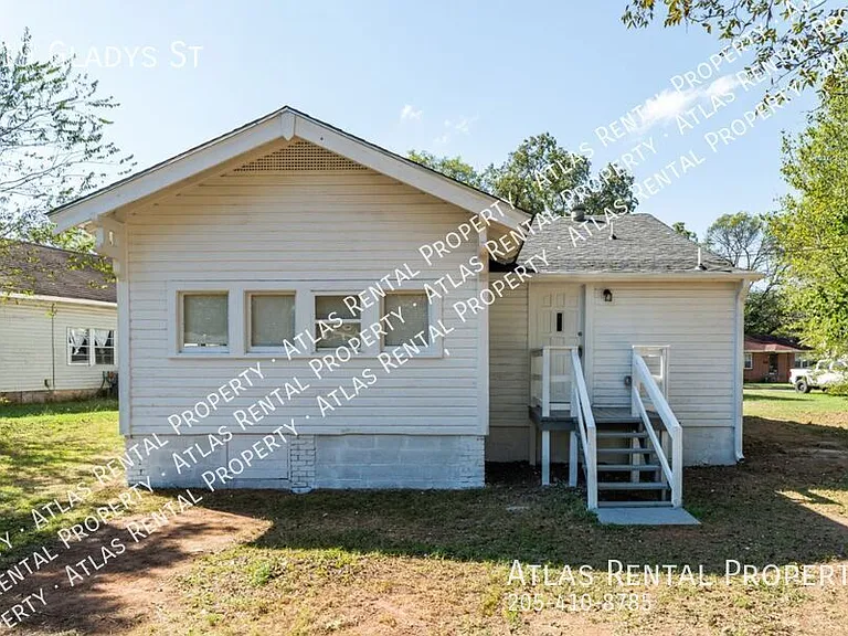 419 Gladys St — Photo 3