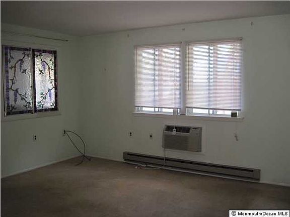 5th image of 10 Mohican Lane #A