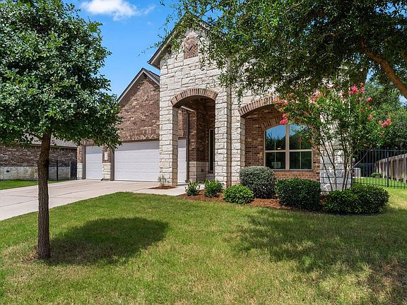 5th image of 226 Orange Mimosa Ln