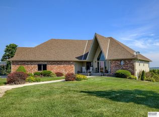 788 County Road 19 Blvd, Hooper, NE 68031