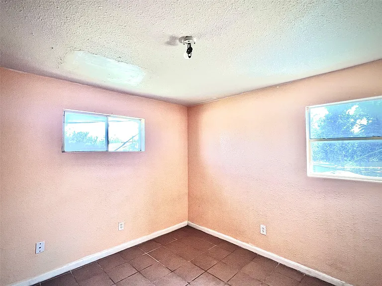 6802 Sayers St #A — Photo 23