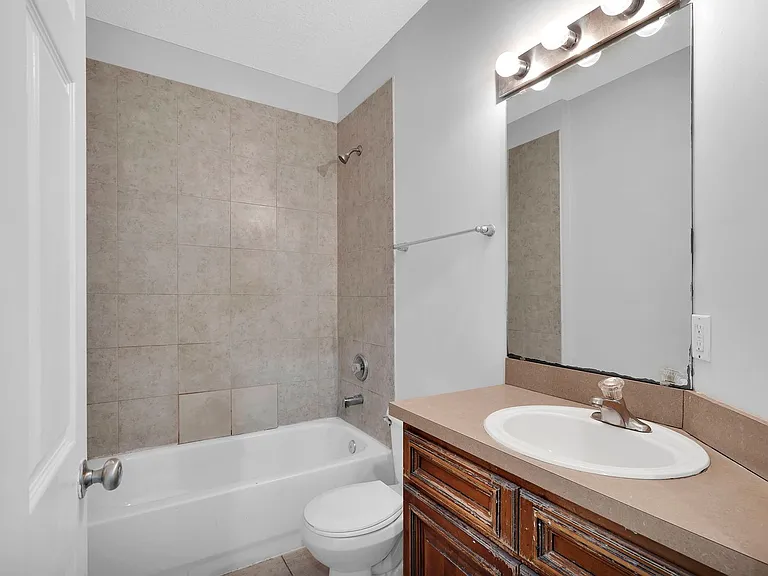 8305 Homeport Ct — Photo 4