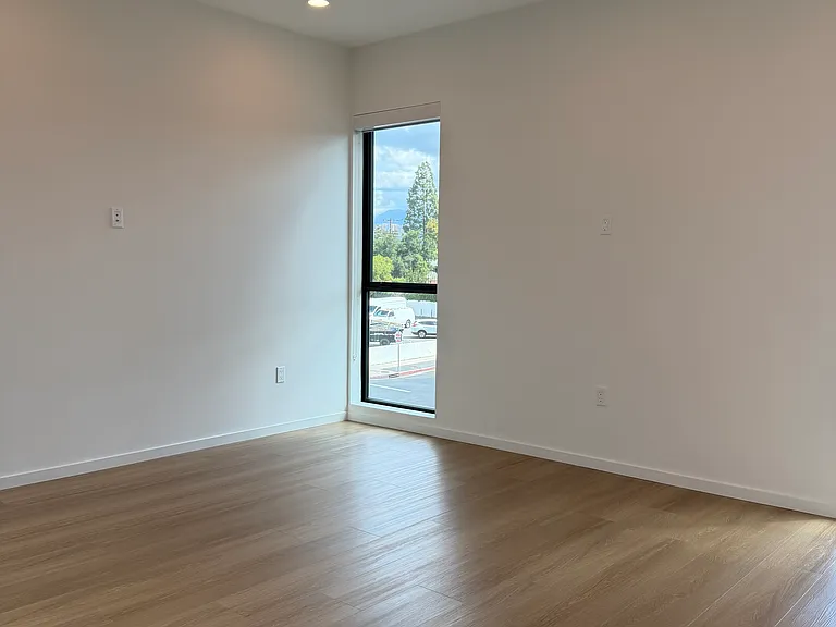 5119 Colfax Ave #303 — Photo 24