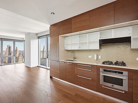 3rd image of 100 W 31st St APT 34J