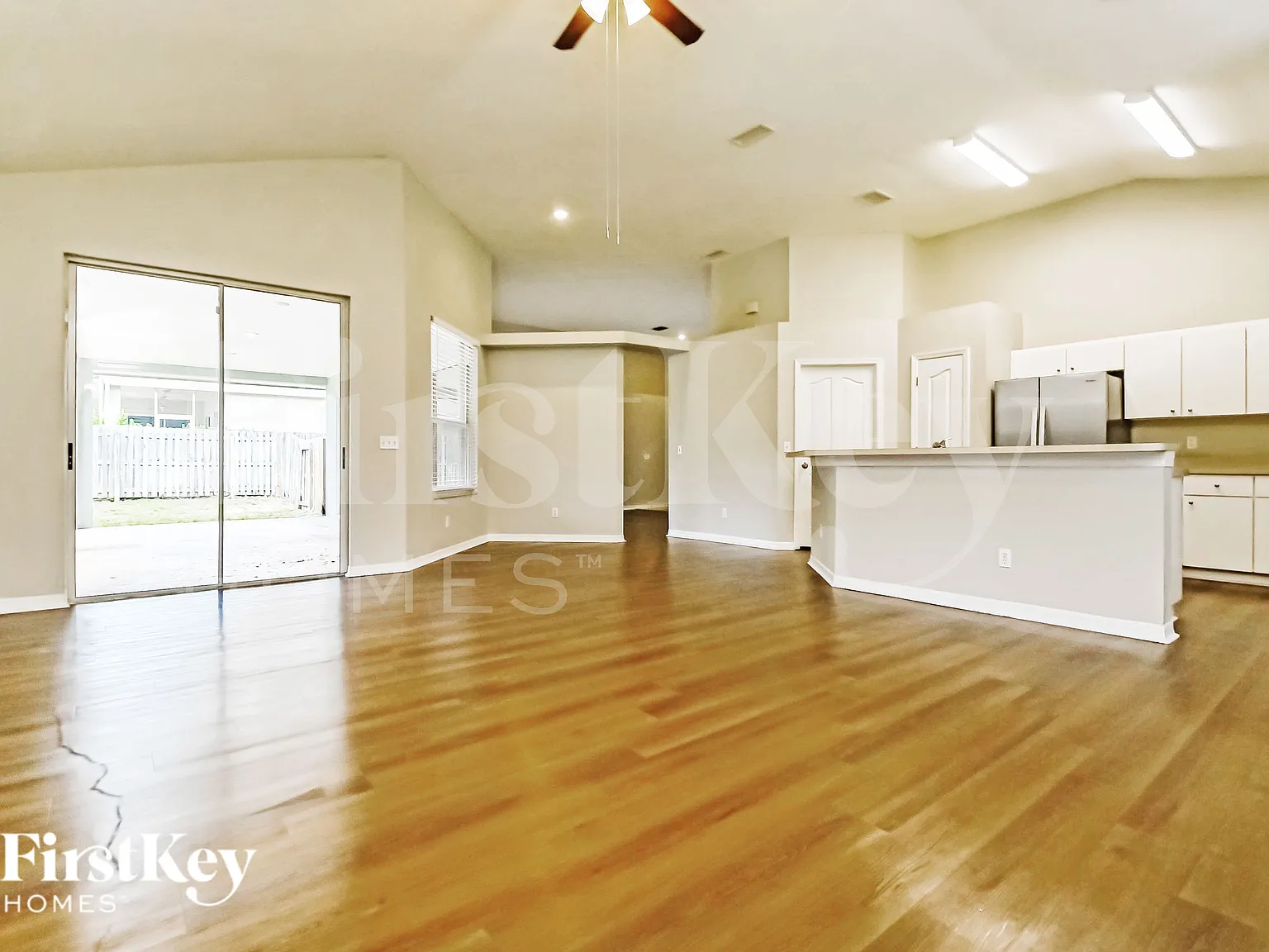 4 bed, 2.0 bath, 2004 sqft, $2,965 — Photo 4
