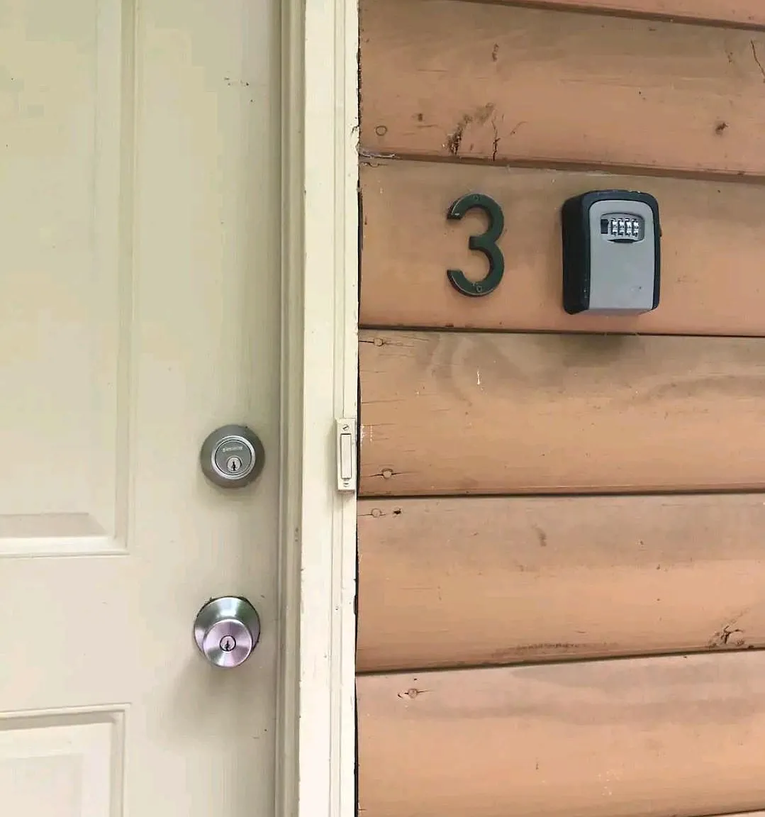 3 bed, $1,600 — Photo 1