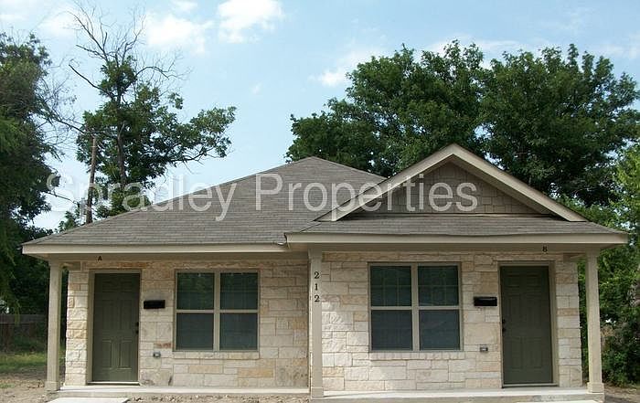 1st image of 212 E Downs Ave